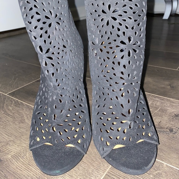 Peep toe booties - Picture 2 of 4